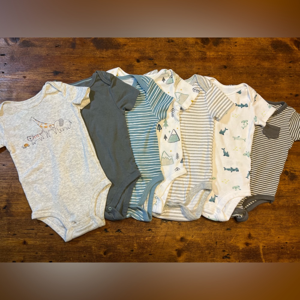 Bundle of 7 Baby Onsies Size 9-12 Months Cloud Island and Touched by Nature